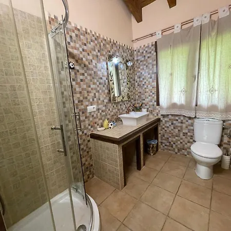 Casa Trasgu De Tornin-cangas De Onis- Enjoy Life In Asturias * Tornin